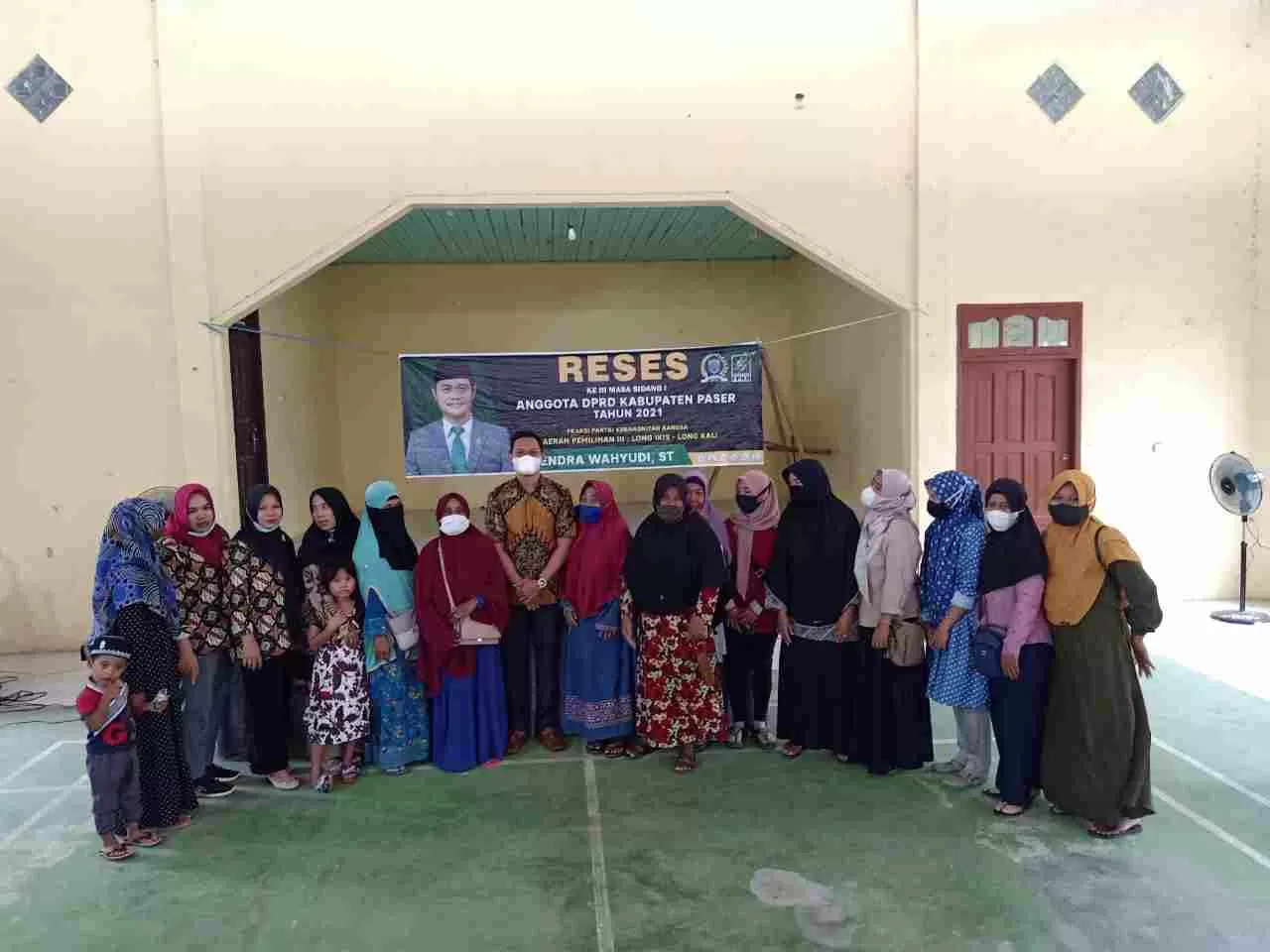 SERAP ASPIRASI: Hendra Wahyudi bertemu masyarakat di Desa Krayan Bahagia Kecamatan Long Ikis, Kamis (2/12).