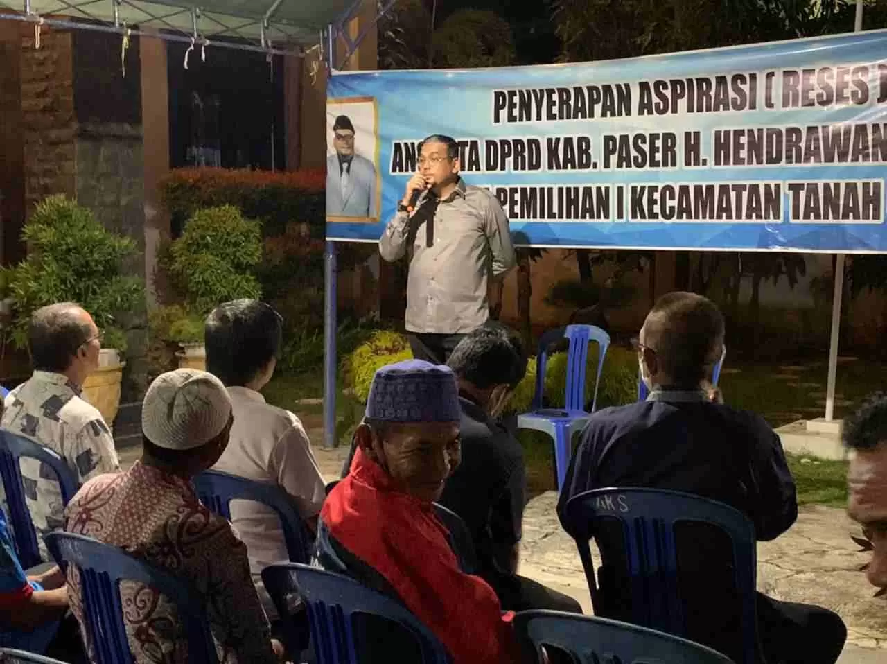 Hendrawan Putra saat menggelar reses di Gang Rahayu Kelurahan Tanah Grogot, Rabu (1/12).