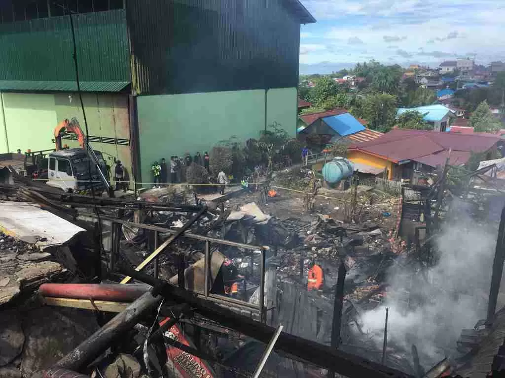 BERTAMBAH LAGI : Korban meninggal akibat kebakaran di ruko kawasan Jalan Soekarno-Hatta, Kilometer 1,5 menjadi empat orang.