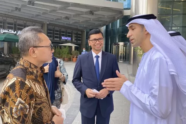Menteri Perdagangan RI, Zulkifli Hasan bertemu dengan Menteri Ekonomi Uni Emirat Arab (UEA), Thani Bin Ahmed Al Zeyoudi di Abu Dhabi, Kamis (30 Juni 2022).