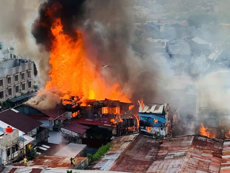 Data sementara menyebut 30 lebih rumah ludes akibat kebakaran di Pandan Sari, Balikpapan Berat.