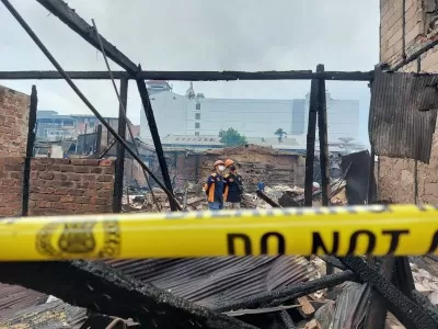 Tim Inafis dari Polresta Balikpapan melakukan olah TKP kebakaran di RT 18, Pandan Sari, Kelurahan Margasari, Balikpapan Barat, Kamis (8/9) pagi.
