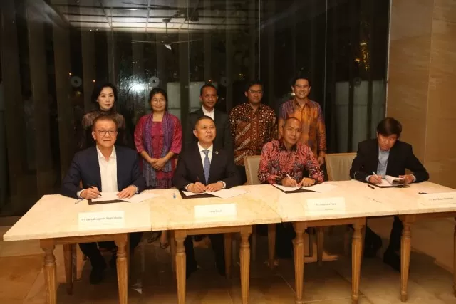 KOLABORASI: PLN Indonesia Power berkolaborasi untuk membangun pabrik, mengembangkan skema bisnis maupun model pemasaran produk solar panel di dalam negeri.