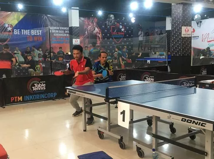 Para atlet unggulan tampil optimal pada Table Tennis Tournament 2nd Cup 2022  berlangsung di Balikpapan Ocean Square (BOS) Mall, 17-18 Desember 2022.