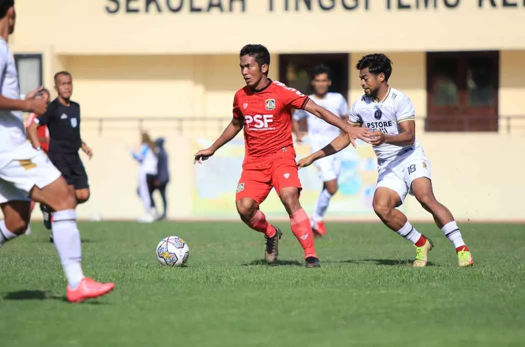 Skuat Persiba menjalani laga uji coba melawan FC Bekasi City belum lama ini. Sayang, PSSI memutuskan untuk menghentikan kompetisi Liga 2 musim ini.