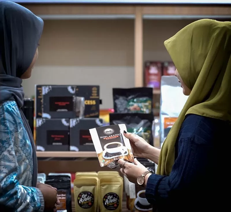 PRODUK UNGGULAN: Hadirnya Kopi Aranio di tengah masyarakat Kalimantan Selatan akan semakin memajukan produk unggulan khas Tiwingan Baru.