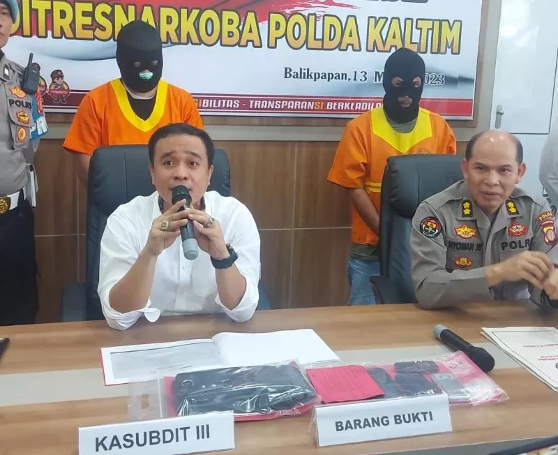 Sub Direktorat III Direktorat Reserse Narkoba Polda Kaltim menangkap R, polisi  berpangkat Brigpol, lantaran menjadi pemasok sabu.