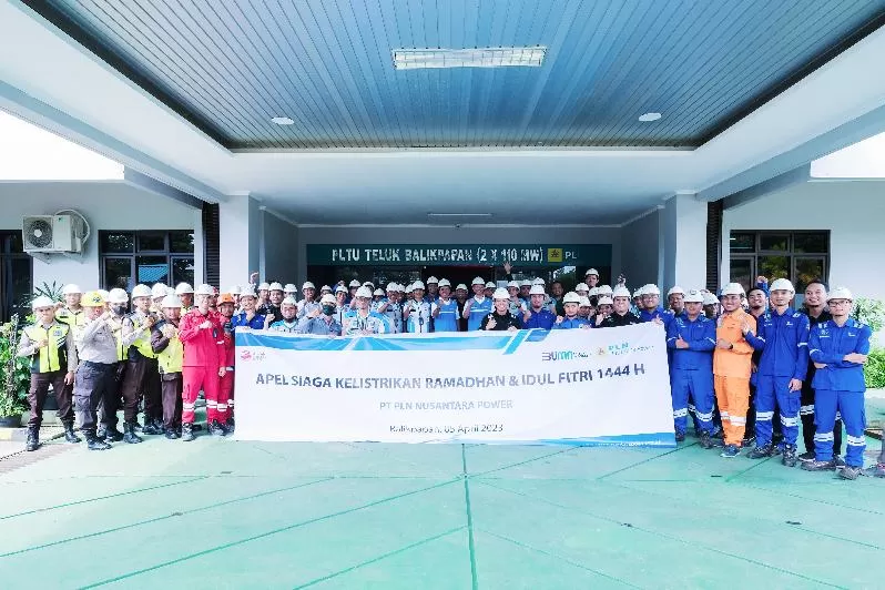 Direksi PLN Nusantara Power saat mengunjungi kesiapan dan keandalan Pembangkit di Balikpapan pada Selasa (4/4).