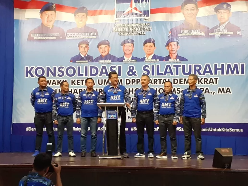 DUKUNG AHY: Ketua DPD Partai Demokrat Kalimantan Utara Yansen TP bersama Ketua PDC kabupaten mendukung AHY sebagai Ketua Umum Partai Demokrat periode mendatang.
