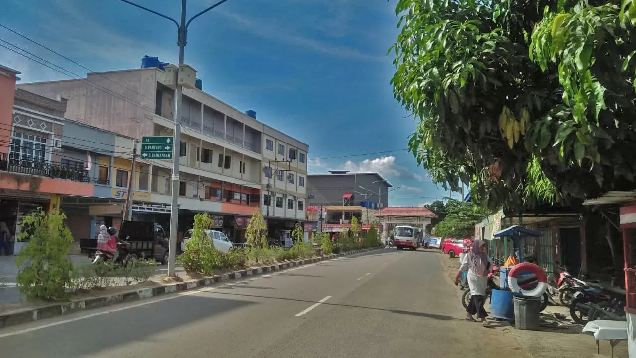 TINGKATKAN PENGAMANAN: Suasana permukiman di Pulau Sebatik, Kaltara, yang menjadi salah satu wilayah perbatasan Indonesia.