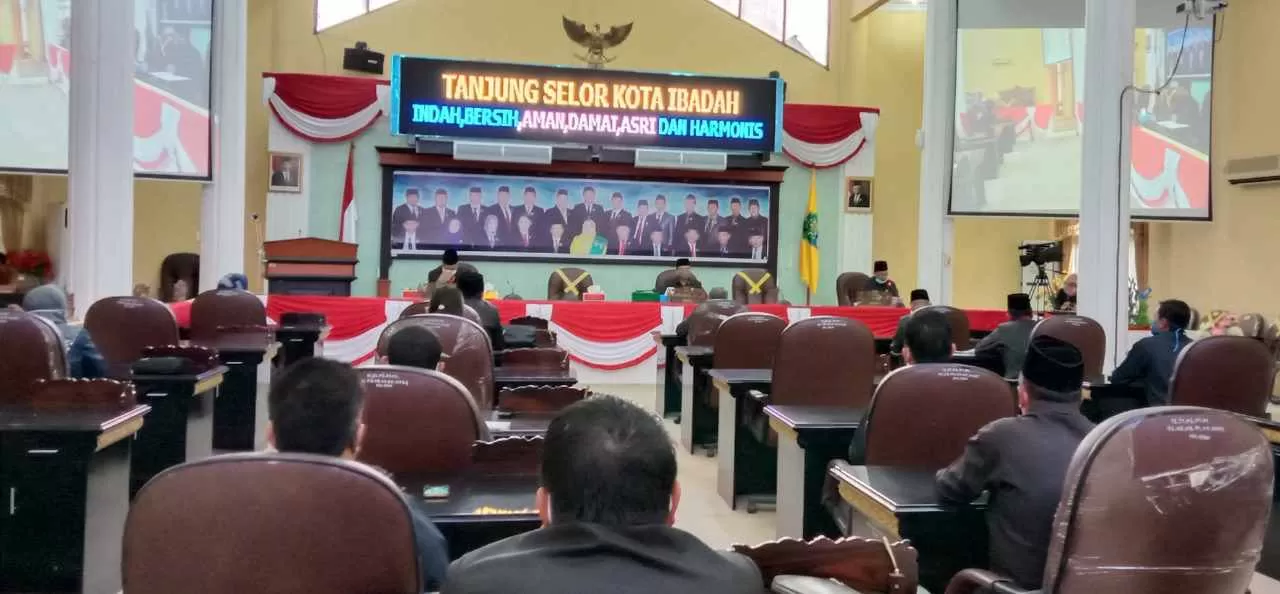 PEMBAHASAN LKPJ: Rapat paripurna DPRD Bulungan dengan agenda penyerahan LKPj Pelaksanaan Anggaran Tahun 2019, Rabu (6/5) lalu.