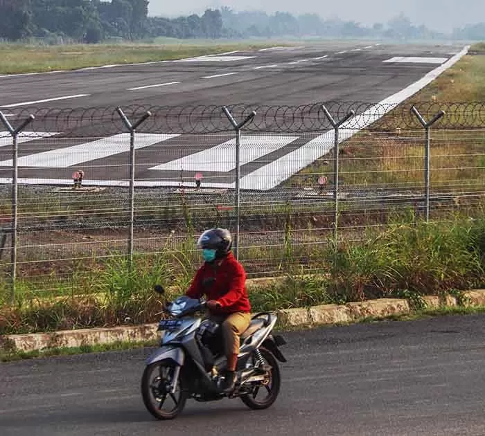 BAKAL DIPERPANJANG: Landasan pacu Bandara Tanjung Harapan Tanjung Selor, saat ini masih memiliki panjang 1.600 meter.