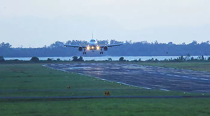 TRANSPORTASI : Aktivitas penerbangan di Bandara Juwata Tarakan.