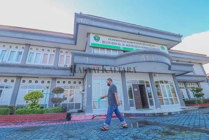 LAKUKAN TCM: Bangunan RSD dr H Soemarno Sosroatmodjo Tanjung Selor saat di potret media dari depan, Minggu (26/7). Ditargetkan RSD lakukan TCM bulan depan.
