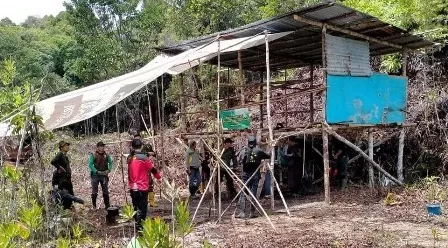 PENERTIBAN HUTAN LINDUNG: Dinas Kesatuan Pengelolaan Hutan (DKPH) Tarakan bersama TNI/Polri melakukan penertiban di kawasan hutan lindung Kelurahan Juata Kerikil, Minggu (26/7) lalu.