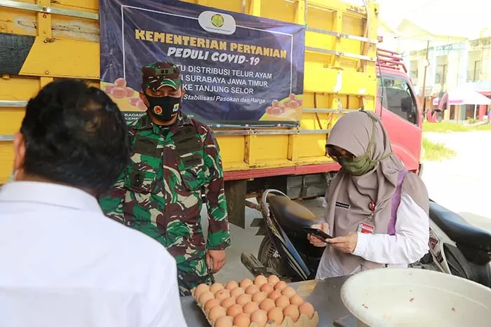 Humas Provinsi Kaltara TELUR KEMENTAN: Bantuan telur ayam dari Kementan RI dijual dengan harga lebih murah di pasaran.