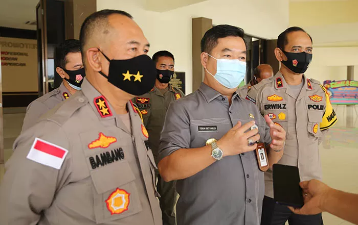 SILATURAHMI: Pjs Gubernur Kaltara, H Teguh Setyabudi bersama Kapolda Kaltara Irjen Pol Bambang Kristiyono, Senin (28/9).