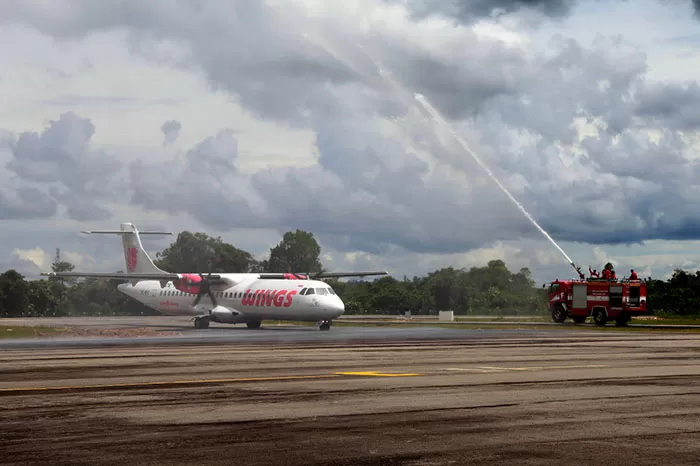 LANDING PERDANA: Pesawat jenis ATR 72-600 Wings Air (Lion Group) saat mendarat mulus di Bandara Tanjung Harapan Tanjung Selor, untuk pertama kalinya pada 8 Agustus 2017 silam.