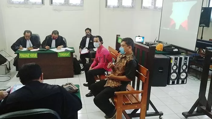 OKNUM POLISI: Saksi penangkap dari BNNP Kaltara dihadirkan pada sidang Muhammad Alexander di Pengadilan Negeri Tarakan, Kamis (19/11).