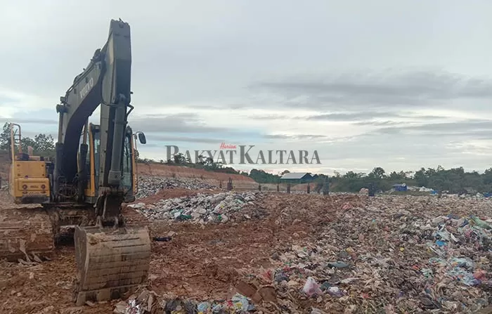 TERUS BERBENAH: TPA Tanjung Selor sudah mulai membenahi beberapa kebutuhan penunjang, antara lain pintu gerbang dan alat pres plastik.