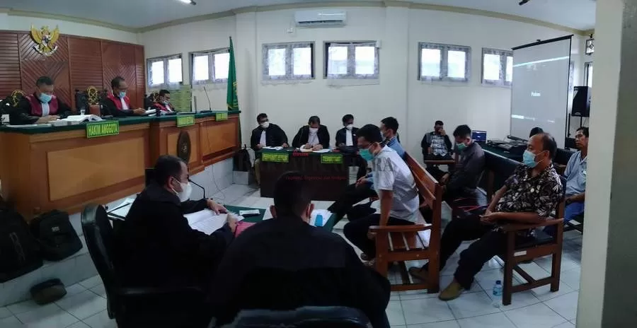 SIDANG TIPILU: Belasan saksi dihadirkan dalam sidang tipilu dengan terdakwa pegawai Setprov Kaltara berinisial BA dan HS.