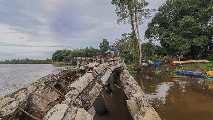 TAK ADA PERBAIKAN: Kondisi turap yang berada di Selimau, Kelurahan Tanjung Selor Timur terkesan dibiarkan tanpa dilakukan perbaikan.