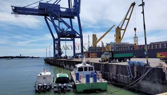 PELABUHAN DIPERPANJANG: Sisi kiri pelabuhan Malundung akan diperpanjang 200 meter untuk kegiatan bongkar muat kapal penumpang dan peti kemas.