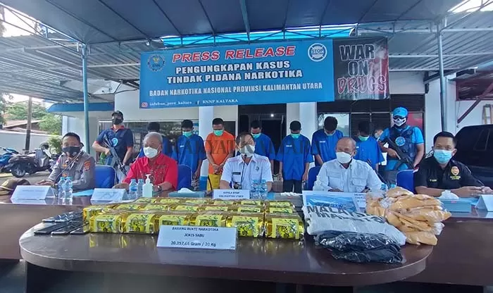 PENGUNGKAPAN SABU: Tim gabungan BNNP Kaltara dan Bea Cukai Tarakan mengungkap kasus peredaran sabu seberat 20 kg.