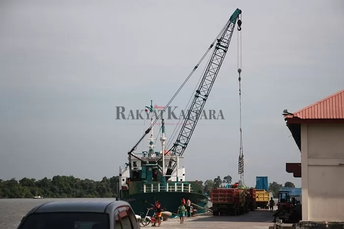 AKTIVITAS PELABUHAN BARANG: Kabupaten Bulungan memiliki dua pelabuhan bongkar barang, salah satunya ada di Tanjung Selor.