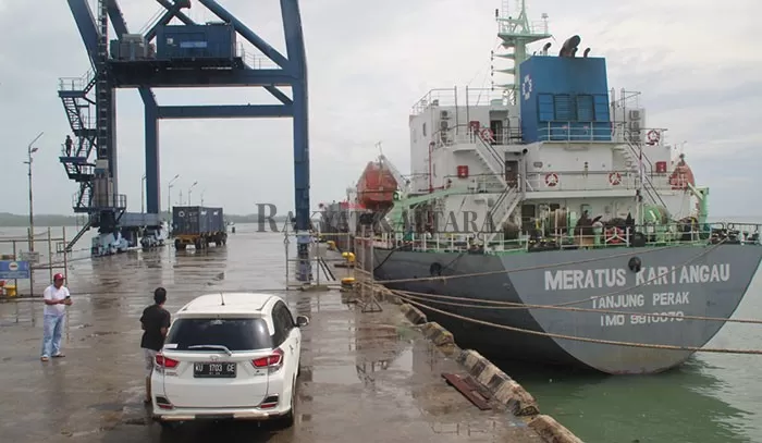 AKTIVITAS BONGKAR MUAT: Pelabuhan Malundung Taraakan merupakan salah satu pelabuhan penunjang dalam ekspor Kaltara di dalam daerah.