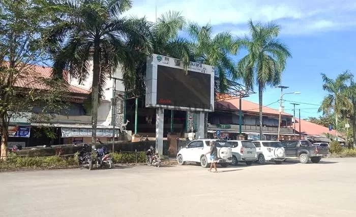 BAKAL DITATA: Kondisi kawasan Pasar Induk Tanjung Selor yang masih butuh penataan, termasuk area parkir.