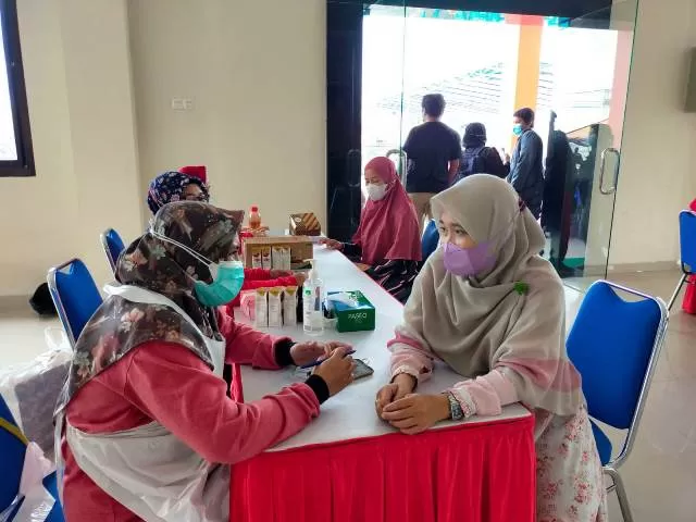 SASAR IBU HAMIL: Vaksinasi untuk ibu hamil di gedung Wanita Tarakan, Jumat (24/9).