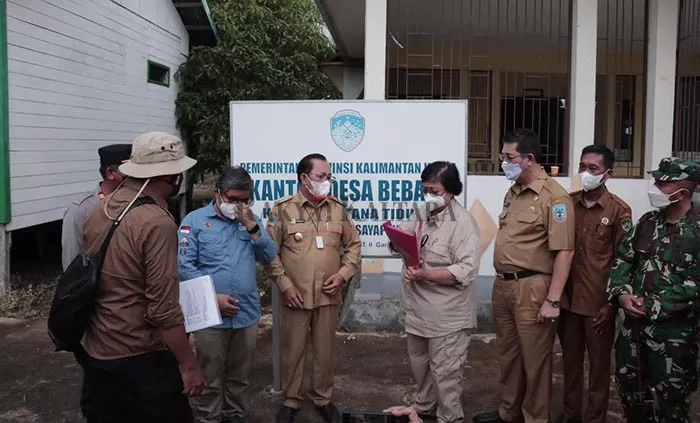 KUNJUNGAN KE KTT: Kementerian Lingkungan Hidup dan Kehutanan (KLHK) Siti Nurbaya Bakar, akan proses cepat soal pelepasan lahan Pusat pemerintahan (Puspem) KTT.
