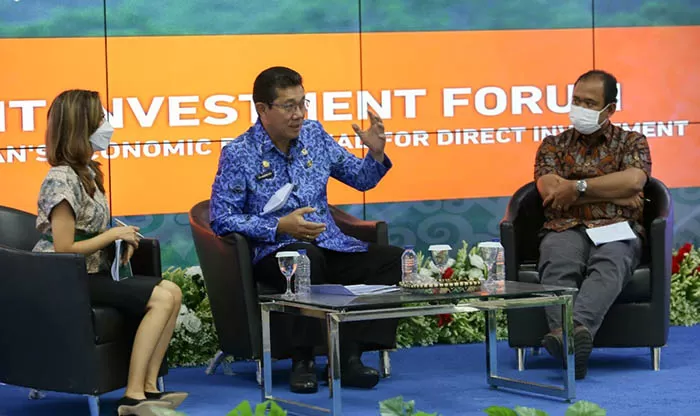 POTENSI KALTARA: Wakil Gubernur Kaltara Dr Yansen TP M.Si (tengah) menjadi narasumber pada Summit Investment Forum 2021, Selasa lalu (23/11).