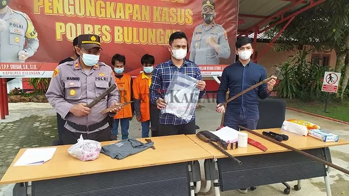 TANGANI PEMBUNUHAN: Bagi Kapolsek Sekatak Iptu Mahmud (kiri) pengungkapan kasus pembunuhan baru pertama kali sejak menjabat.