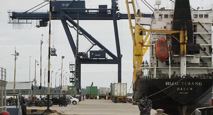 PERPUTARAN EKONOMI: Pelabuhan Malundung yang digunakan untuk aktivitas ekspor. Tahun lalu KPPBC Madya Pabean B Tarakan mencatatkan bea masuk dan keluar telah melebihi target.