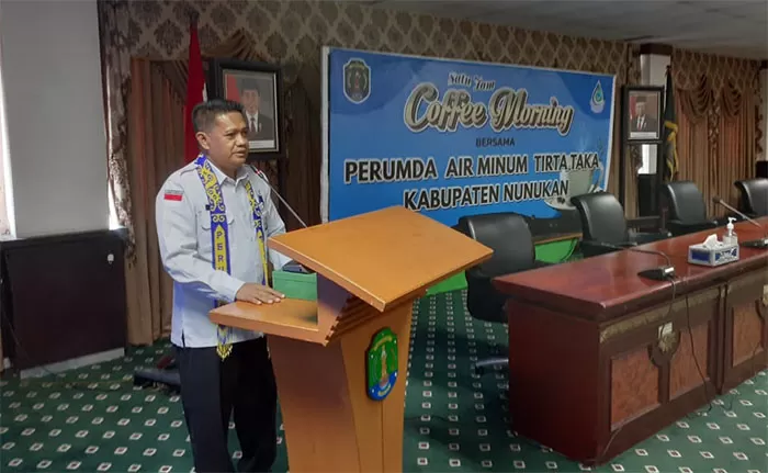 TARIF PDAM: Direktur Perumda Tirta Taka Nunukan Masdi saat memberitahukan bahwa terjadi penyesuaian tarif baru.