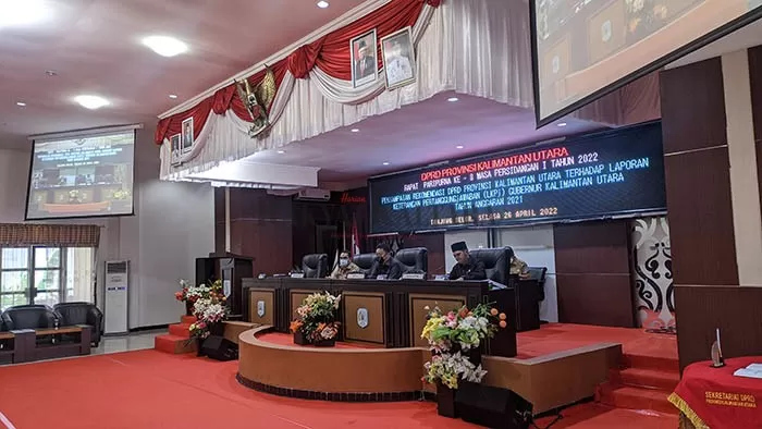 TANPA KEHADIRAN GUBERNUR: Rapat paripurna rekomendasi DPRD Kaltara terhadap LKPJ Gubernur Kaltara TA 2021 yang tidak dihadiri Kepala Daerah.