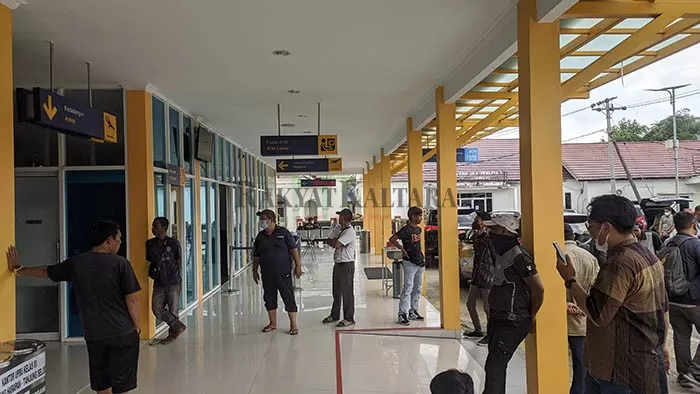 BAKAL TAMBAH MASKAPAI: Kondisi Bandara Tanjung Harapan Tanjung Selor yang disibukkan dengan aktivitas calon penumpang.