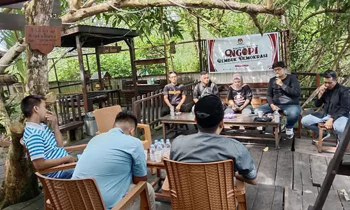 REMBUK DEMOKRASI: KPU Bulungan berdiskusi bersama awak media yang berada di Tanjung Selor menyangkut tahapan pemilu.