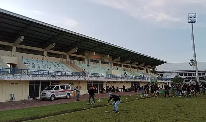 BUTUH ANGGARAN BESAR: Renovasi Stadion Andi Tjatjo diusulkan bertahap tidak bisa dikerjakan secara keseluruhan karena persoalan anggaran.