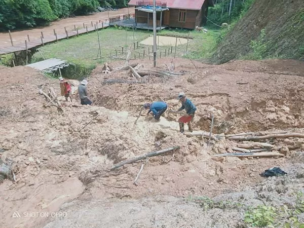 BENCANA LONGSOR: Kondisi longsor yang melanda di Kecamatan Krayan, Kabupaten Nunukan membuat akses jalan terputus.
