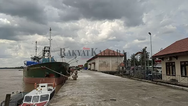 BAKAL DIPINDAH: Pelabuhan Kayan I Tanjung Selor yang digunakan untuk bongkar muat barang saat ini telah mengalami pendangkalan.