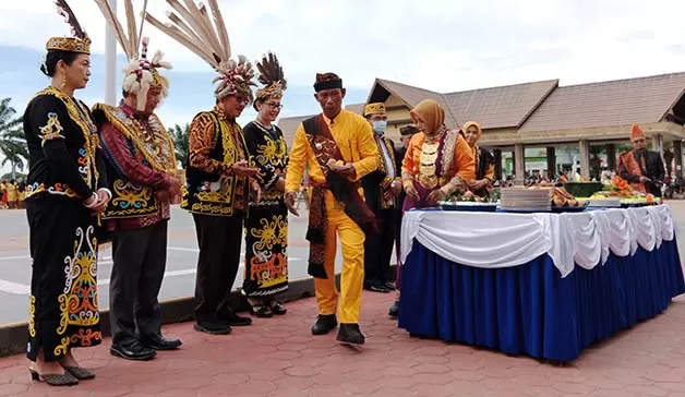 POTENSI INVESTOR: Bupati Bulungan Syarwani (baju kuning) meminta semua pihak sama-sama mendukung keberlangsungan mega proyek di Kabupaten Bulungan.