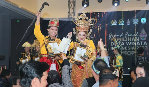 HASIL MEMBANGGAKAN: Finalis tuan rumah Kaltara yang berhasil menyabet juara dua saat Pemilihan Duta Wisata Indonesia ke-16 Tingkat Nasional, belum lama ini.