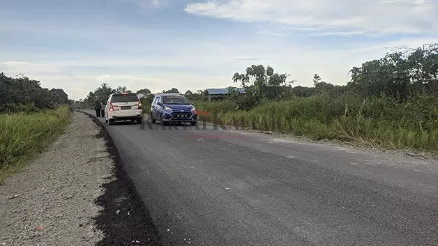 TELAH DIRAMPUNGKAN: Pengerjaan pengaspalan Jalan Buluh Perindu Tanjung Selor sudah selesai dikerjakan.