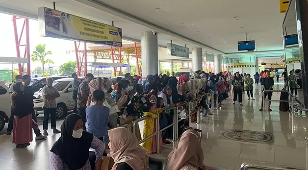 LONJAKAN PENUMPANG: Aktivitas penumpang yang datang dan berangkat melalui Bandara Juwata Tarakan melonjak pada 29 Desember lalu.