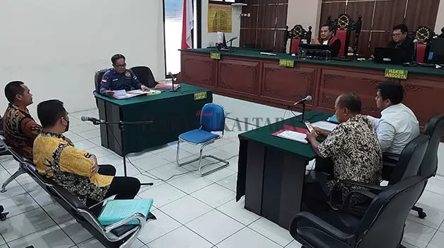 PRAPERADILAN: Pemohon praperadilan perkara dugaan pemalsuan dokumen lahan yang melibatkan mantan Camat Tarakan Utara menghadirkan saksi dan ahli pidana di Pengadilan Negeri (PN) Tarakan, Kamis (2/2).