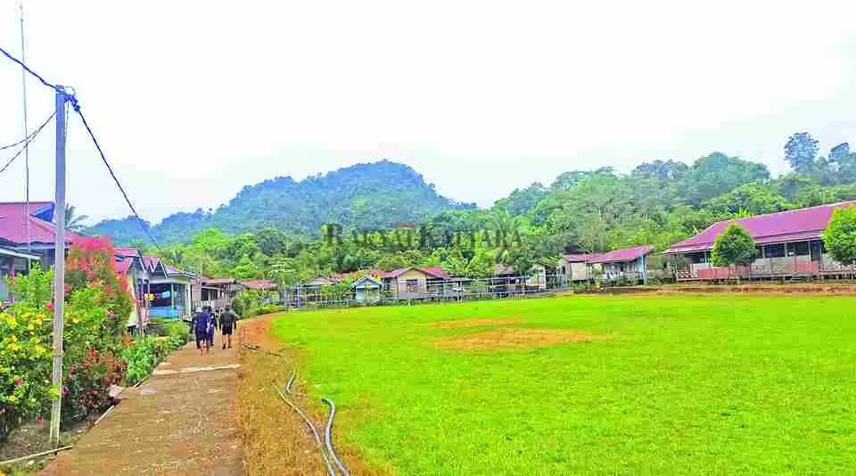BUTUH JARINGAN: Warga yang bermukim di Long Pelban di Kecamatan Peso belum bisa menikmati jaringan telekomunikasi.