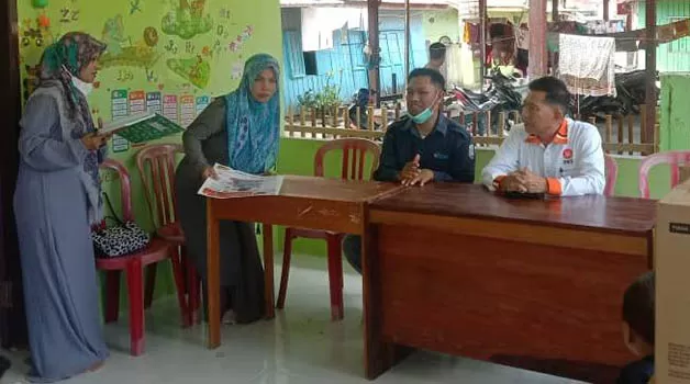 AGENDA RESES: Moh Nafis (paling kanan) lakukan reses di Desa Wonomulyo Kecamatan Tanjung Palas Timur, belum lama ini.